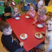 Dzień pizzy w grupie Słoniki (6)